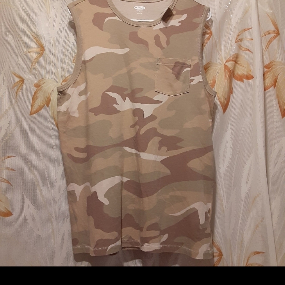 Old navy women tank top.  Size medium NWT - Picture 3 of 6